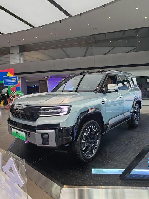 重庆335比亚迪方程豹硬派越野的爆款，英菲尼迪35周年与你共成长